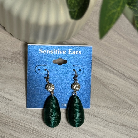 Classic Green Drop Earrings - Picture 4 of 7